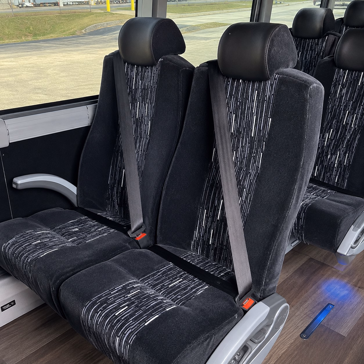 charter buses for lincoln volunteer and outreach group transportation