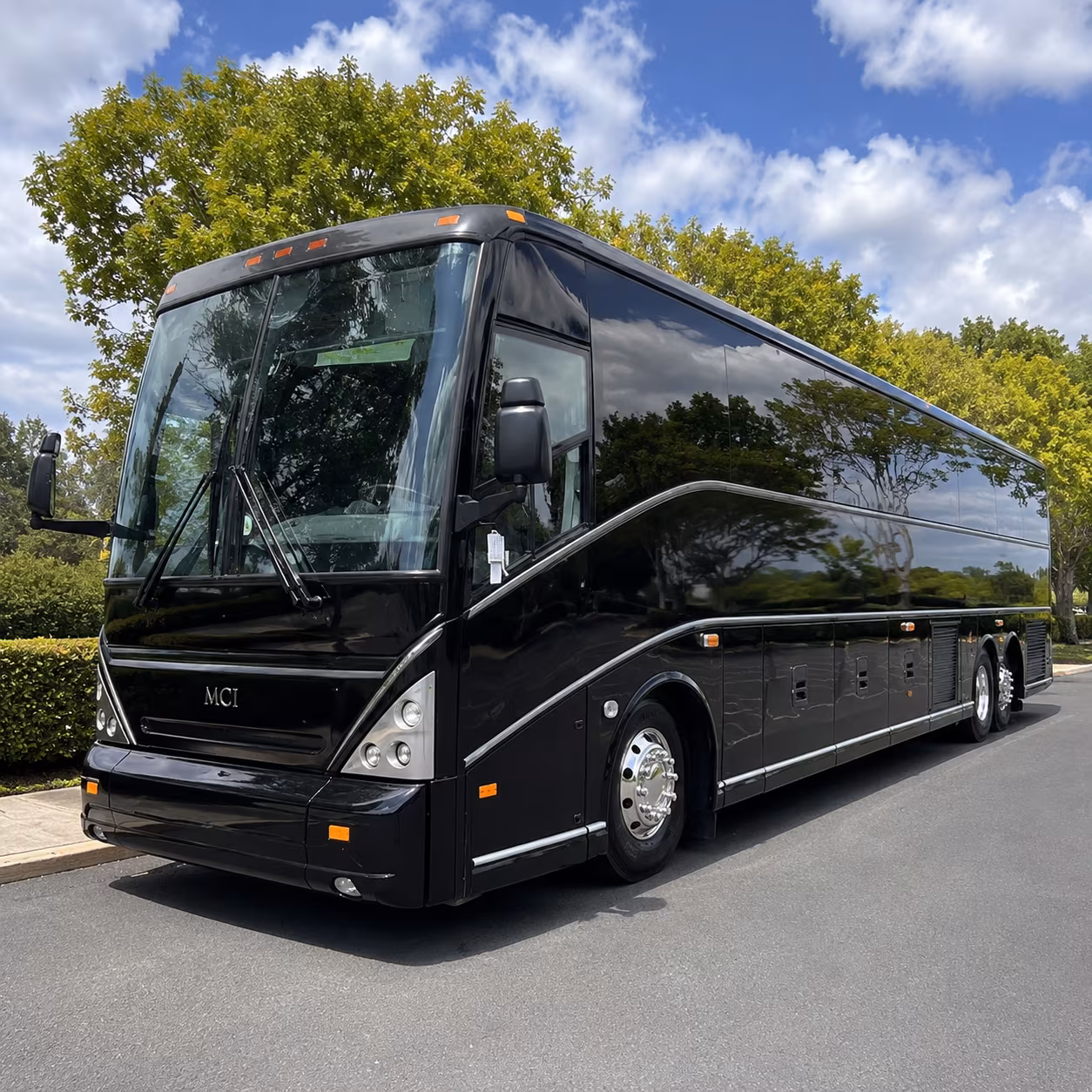 corporate airport transfer buses to lnk and oma