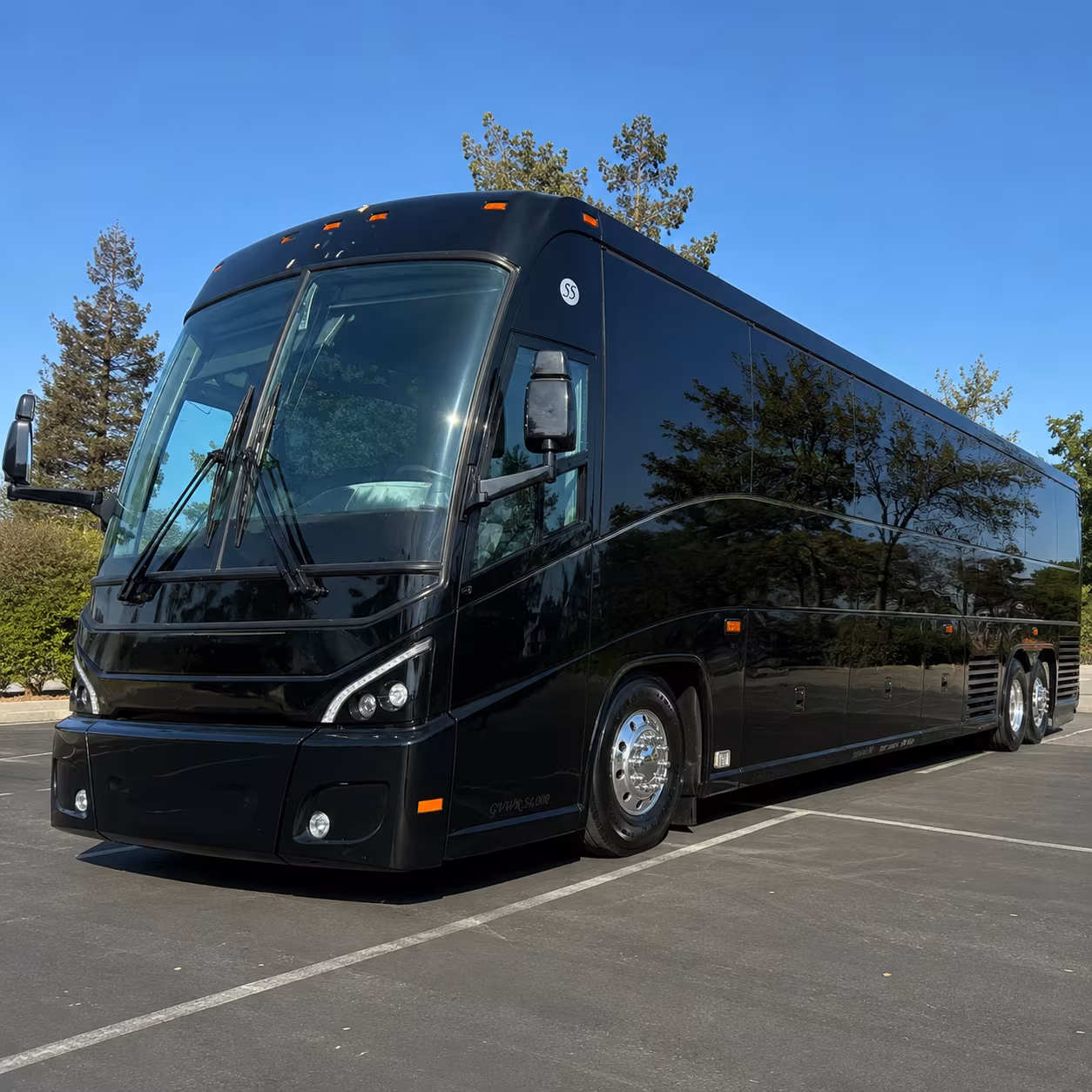 government agency shuttle buses along lincoln s centennial mall corridor