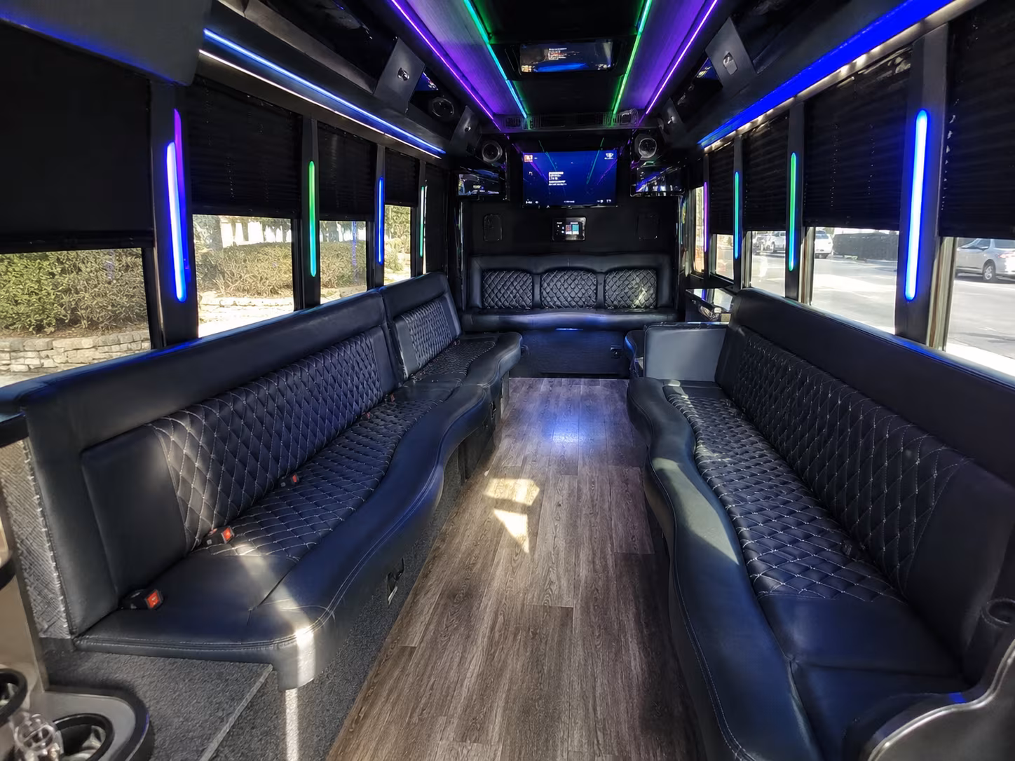 lincoln 15 passenger party bus interior