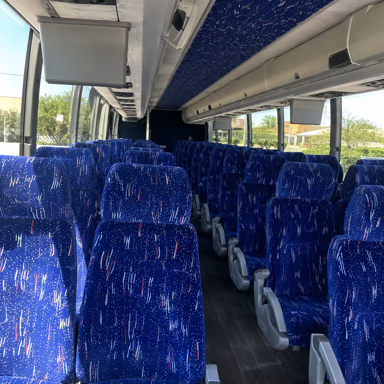 lincoln airport lnk charter bus drop off and pickup