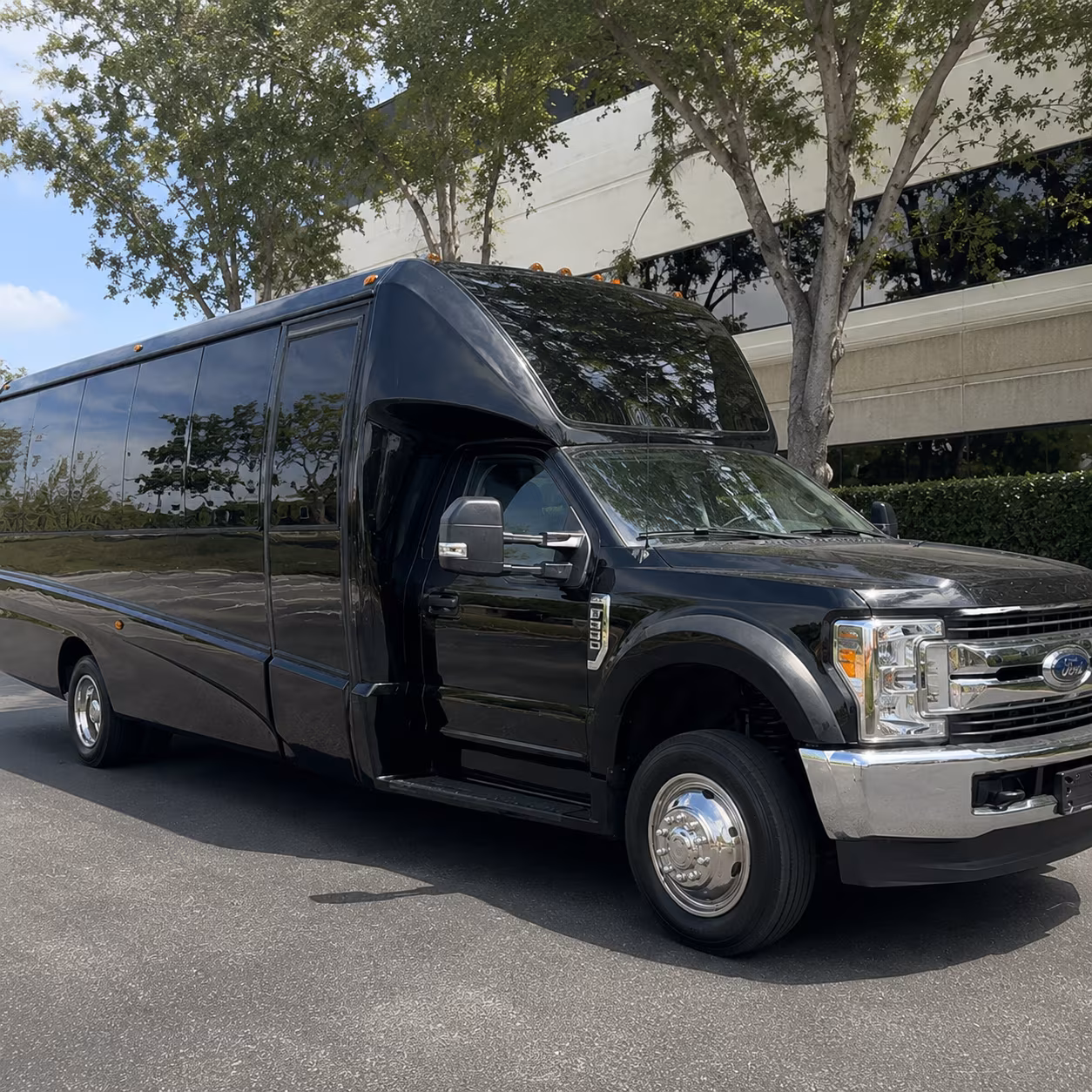 lincoln bachelor bachelorette party bus rental